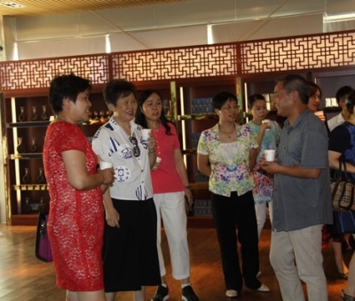 我省30多位女企業(yè)家蒞臨仙客來考察