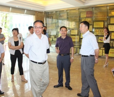 江西省委統(tǒng)戰(zhàn)部副部長、省民宗局局長張勇蒞臨仙客來公司調(diào)研