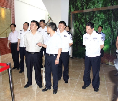 江西省公安廳黨委委員、常務(wù)副廳長(zhǎng)章凱旋蒞臨仙客來(lái)公司調(diào)研公安機(jī)關(guān)服務(wù)企業(yè)發(fā)展新思路