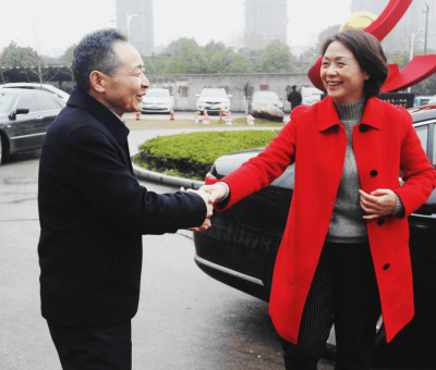 市委常委、統(tǒng)戰(zhàn)部長(zhǎng)廖奇志一行人走訪仙客來(lái)生物科技有限公司