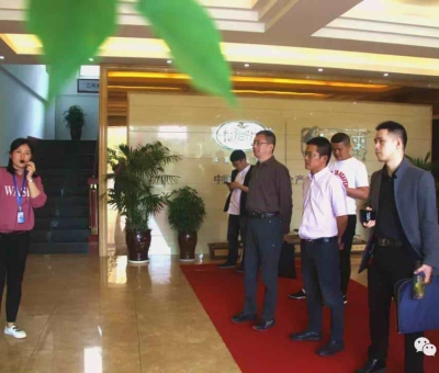 “堅(jiān)扶實(shí)業(yè)，造福人民”推動(dòng)食用菌產(chǎn)業(yè)升級(jí)！省發(fā)改委商價(jià)管理處領(lǐng)導(dǎo)蒞臨仙客來(lái)靈芝調(diào)研。