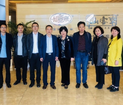 支持少數(shù)民族企業(yè)發(fā)展！延邊大學(xué)草仙藥業(yè)有限公司董事長(zhǎng)李英姬蒞臨江西仙客來公司進(jìn)行合作交流