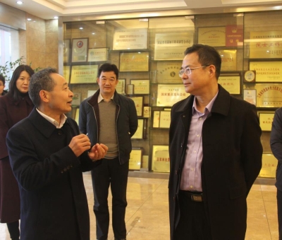 省稅務(wù)局領(lǐng)導(dǎo)送政策、送溫暖！為仙客來公司高質(zhì)量發(fā)展助力