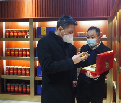 市委常委、市紀(jì)委書記熊明一行到仙客來公司走訪慰問并調(diào)研食品安全工作