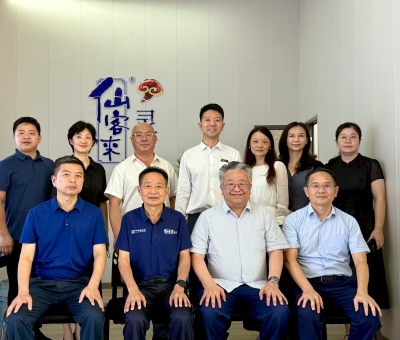 新加坡駐廈門總領(lǐng)事莊志嘉參訪仙客來有機(jī)靈芝全產(chǎn)業(yè)鏈